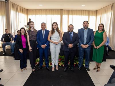 Foto da Notícia: Gisela Cardoso dá posse ao presidente Matheus Paese