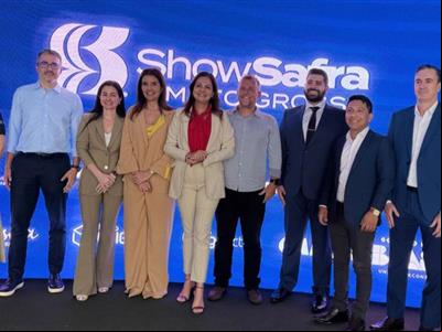Foto da Notícia: Em Lucas, Gisela Cardoso debate relação agro e cartórios e participa da  da ordem de serviço para a duplicação da BR-163