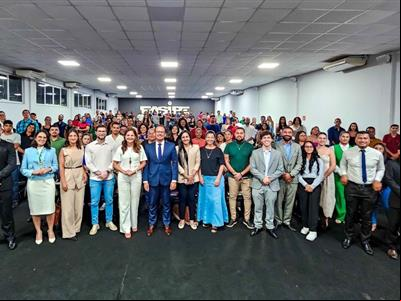 Foto da Notícia: Gisela Cardoso e Giovane Santin ministram aula magna a estudantes de Direito