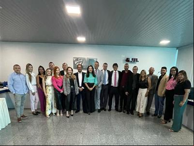 Foto da Notícia: Gisela participa da solenidade de entrega de certificados à 1ª turma da pós em Agronegócio da UFMT